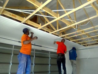 carpenter- we are looking for carpentry work  0719564559