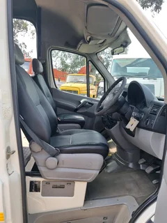 2010 VW CRAFTER 2.5 TDI 22 SEATER BUS