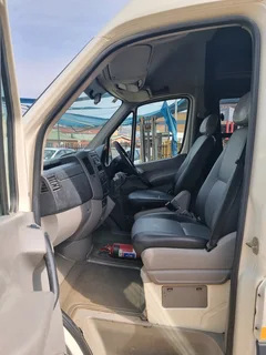 2010 VW CRAFTER 2.5 TDI 22 SEATER BUS