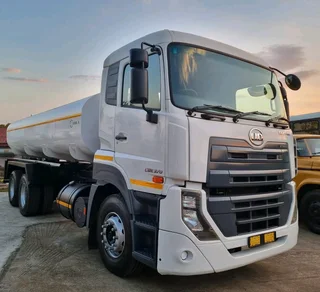 2015 Nissan Ud Quester Cwe 370 16 000l Water Tanker