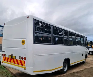 2013 TOYOTA HINO 300 33 SEATER BUS