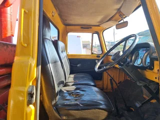 1993 TOYOTA DA DROPSIDE CRANE TRUCK