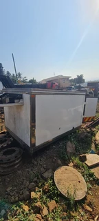 Refrigerated body for sale excludes fridge