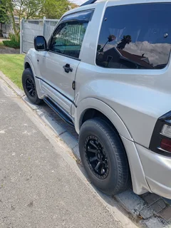 2002 Mitsubishi Pajero SUV