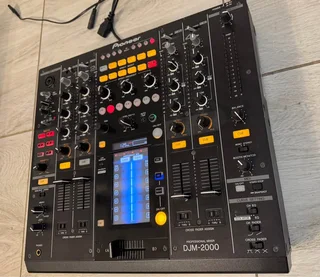 Pioneer DJM 2000 for sale. Immaculate condition