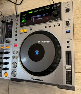 Pioneer CDJ 850 &amp; DJM 700 for sale. Excellent condition