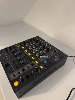 Pioneer DJM 700 for sale. Excellent condition
