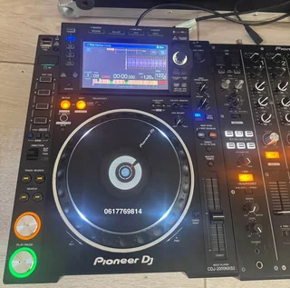 Pioneer CDJ 2000nxs2 pair &amp; DJM 900nxs2 for SALE or SWOP. Excellent condition