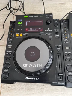 Pioneer CDJ 900 pair for sale. Immaculate condition