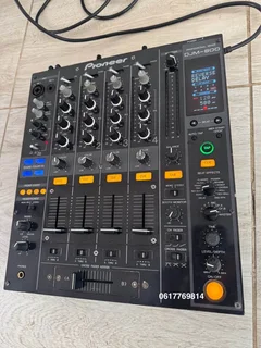 Pioneer DJM 800 for sale. Excellent condition