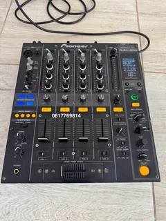 Pioneer DJM 800 for sale. Excellent condition