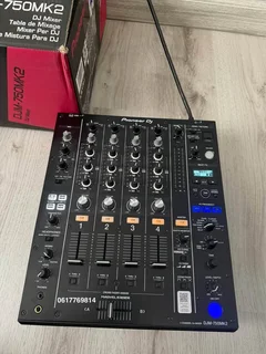 Pioneer DJM 750MK2 for sale. Excellent condition