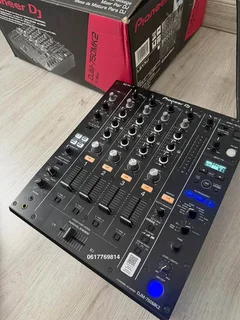 Pioneer DJM 750MK2 for sale. Excellent condition