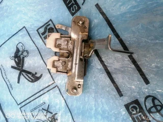 Toyota etios hatch bootlock mechanism R300