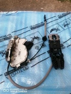 Polo 6 tsi driver door lock mechanism R850