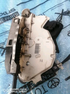 Polo 6 tsi driver door lock mechanism R850