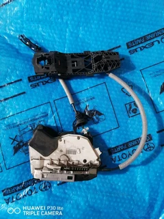 Polo tsi right rear door lock mechanism R750