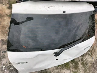 Toyota etios hatchback.back glass R500