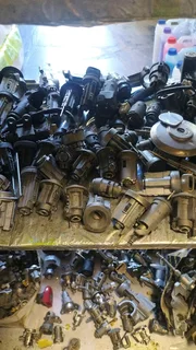 Assorted doorlocks and ignitions