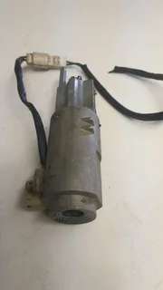 Toyota camry ignition R850 barel only