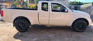 Nissan Navara King Cab 2.5 DCI