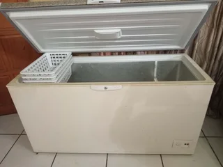 A defy Eco chest freezer 525lt