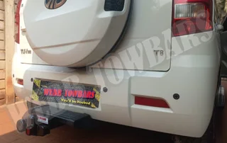 Mahindra TUV300 Standard/Detachable Towbars