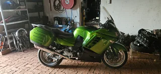 2010 kawasaki 1400 gtr stripping for spares