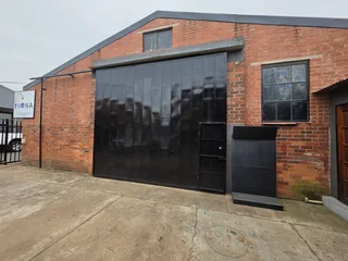 SHOP / WORKSHOP off Victoria Road