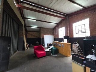 SHOP / WORKSHOP off Victoria Road