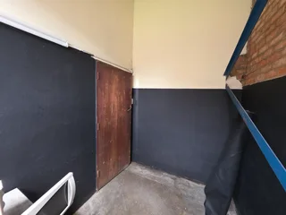 SHOP / WORKSHOP off Victoria Road