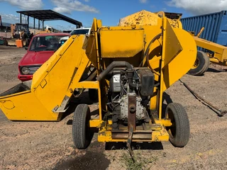 Concrete mixer with hydraulic lift for sale