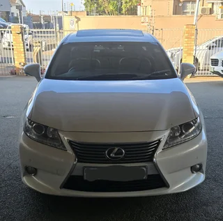 2015 Lexus ES250 with full service history with agents