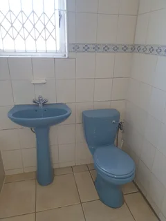 2 Bedroom Flat for Rent in Windermere - No Parking