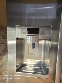 Samsung side-by-side fridge / freezer