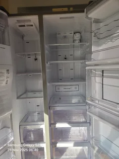 Samsung side-by-side fridge / freezer