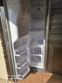 Samsung side-by-side fridge / freezer