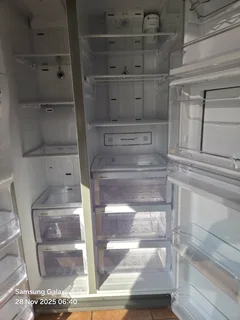 Samsung side-by-side fridge / freezer