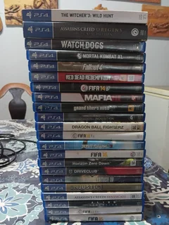 Ps4 console with 22 games and 3 controllers