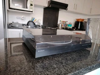 Sony ps lx 100 turntable (No stylus)