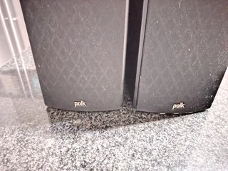 Polk Audio T15 bookshelf speakers