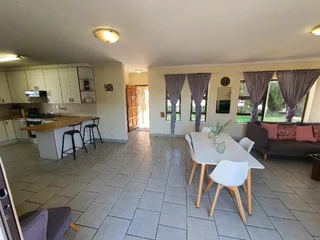 Kuilsriver, Soneike. Large modern family home on large plot. Available 1st January 2026