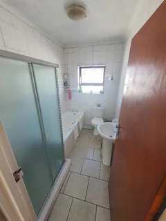 Kuilsriver, Soneike. Large modern family home on large plot. Available 1st January 2026