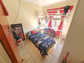 Kuilsriver, Soneike. Large modern family home on large plot. Available 1st January 2026