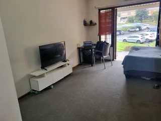 Bachelor, St James, Bellair