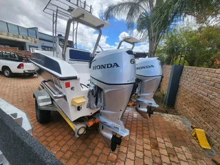 2x 60hp Honda 4-strokes
