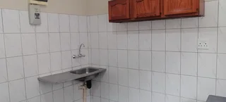 Flatlet to let in Arena Park, Chatsworth