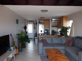 spacious one bed duplex apartment with garage