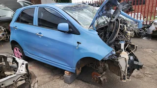 2014 kia picanto 1.2 stripping for spares