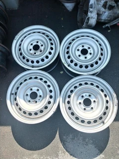 16inch nissan bakkie rims   6x139